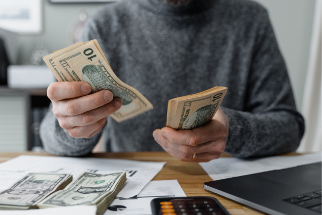 Comment avoir un revenu passif en ligne : Guide complet pour démarrer en 2025